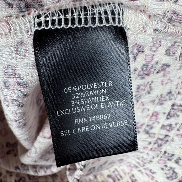 Torrid Textured Jersey Choker Neck Smocked Bottom Top Size 2 Flower print - Picture 7 of 7